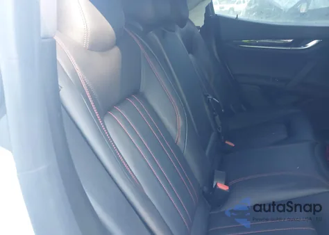 2022 Maserati Ghibli Modena Q4 z USA, uszkodzony, nr VIN ZAM57YTM1NX398070